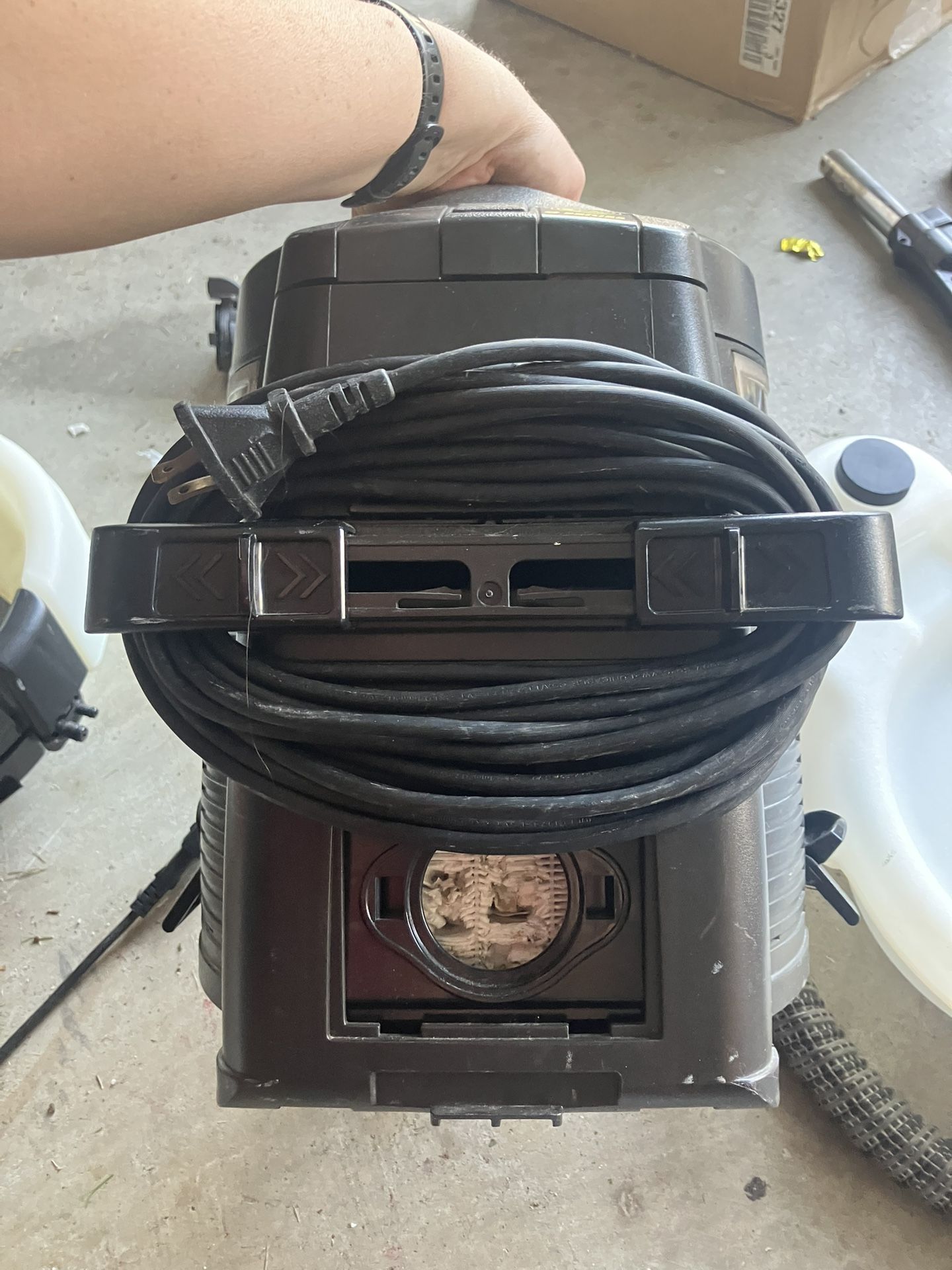 Rainbow E series vacuum with shampooer and attachments