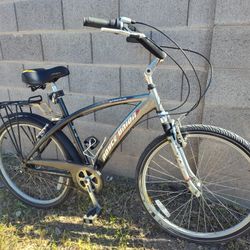 Royal Union Vida Four-speed Cruiser/Hybrid Bike