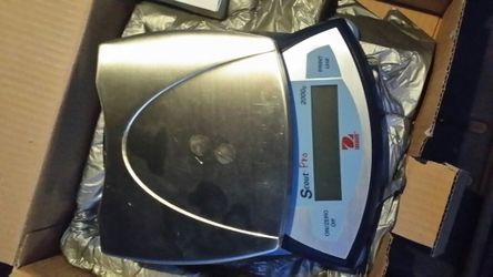 OHAUS SCOUT PRO 2000