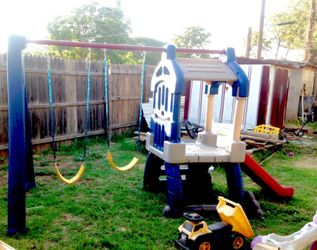 Little Tikes Toddler Clubhouse Swing Set for Sale in Lubbock TX