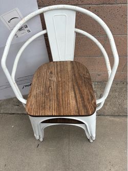 2 patio chairs