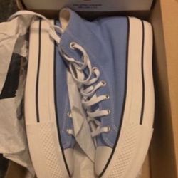 NIB WOMENS SIZE 8 CONVERSE SHOES BLUE