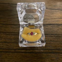 Real Gold No Fake Ring Whith Diamonds 