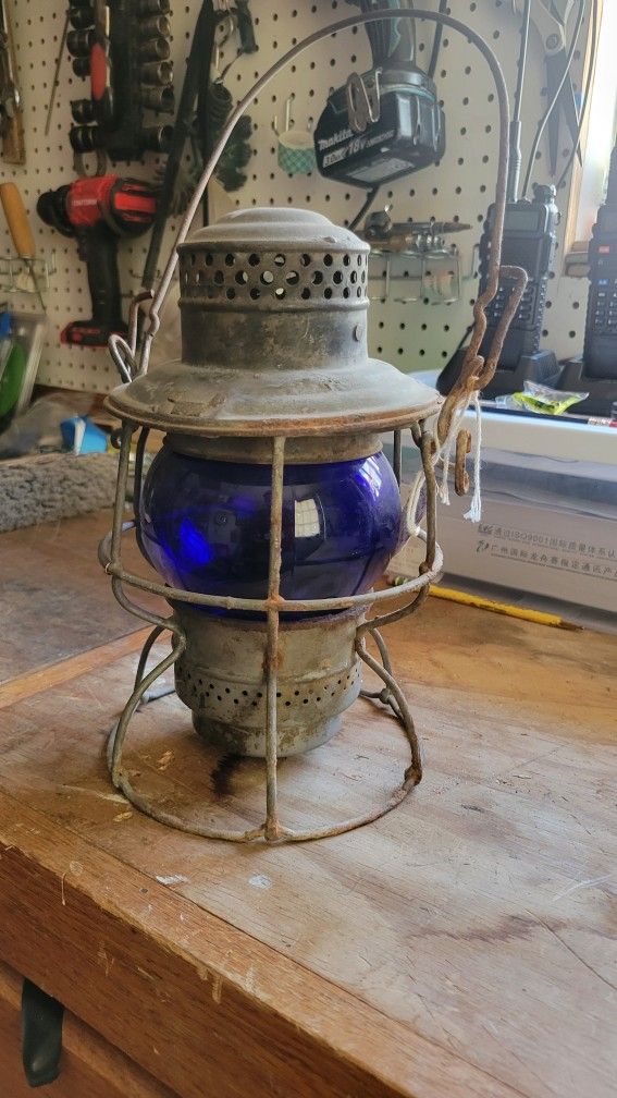 Southern Pacific RR Blue Globe Lantern.