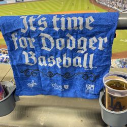 Dodgers Rally Towel From Game 1 Division Series Will Trade For Game 2 Towel