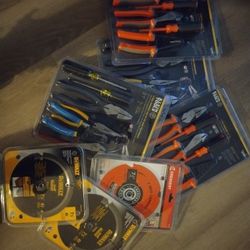 KLEIN  5 Tool and 6 Tool packs ,3 4toothsaw Blades