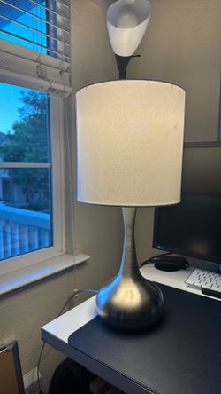 Table/Desk lamp with light bulb