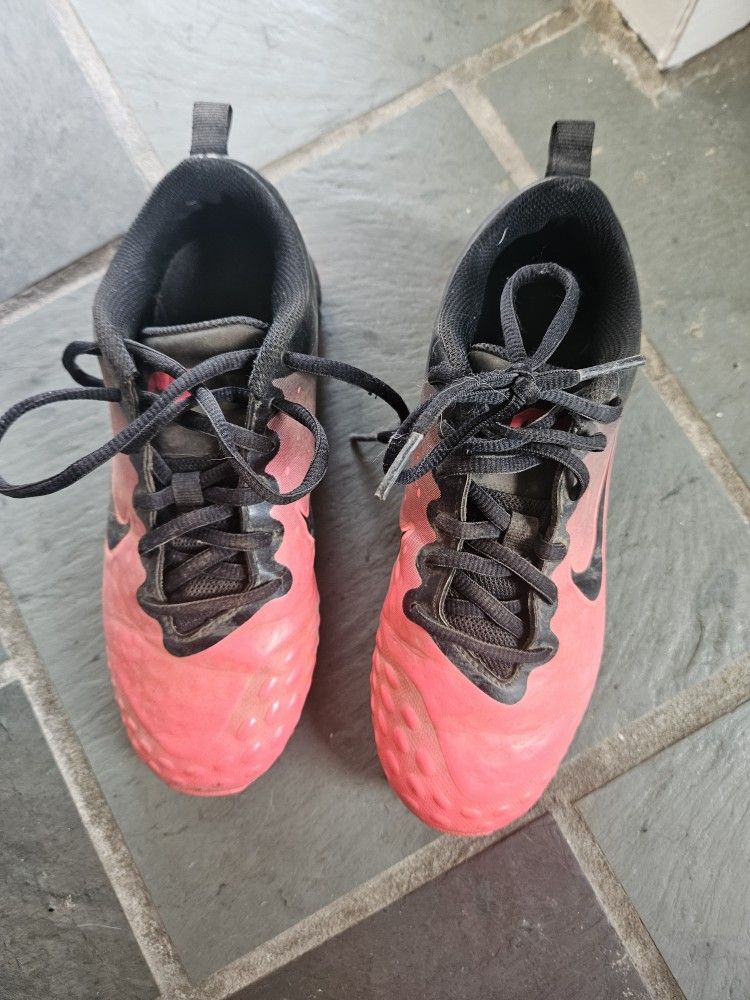 Girls Softball Cleats