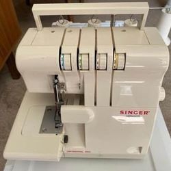 Singer Overlock Sewing Machine