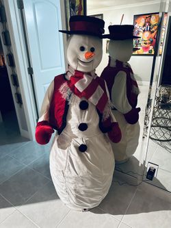 5Ft Singing, Dancing Snowman