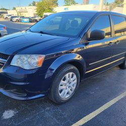 2014 Dodge Grand Caravan Like New 145000 Miles. Financing!