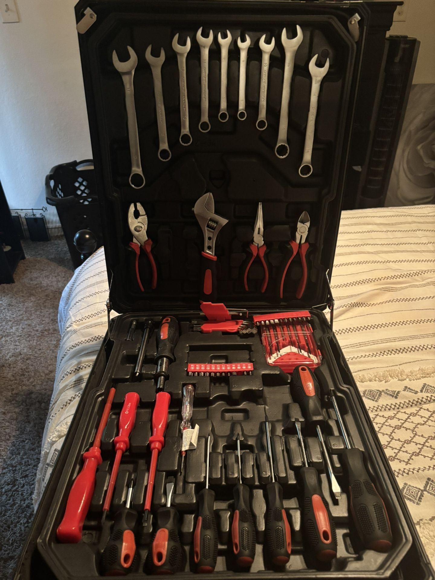 799 Pc. Tool Set