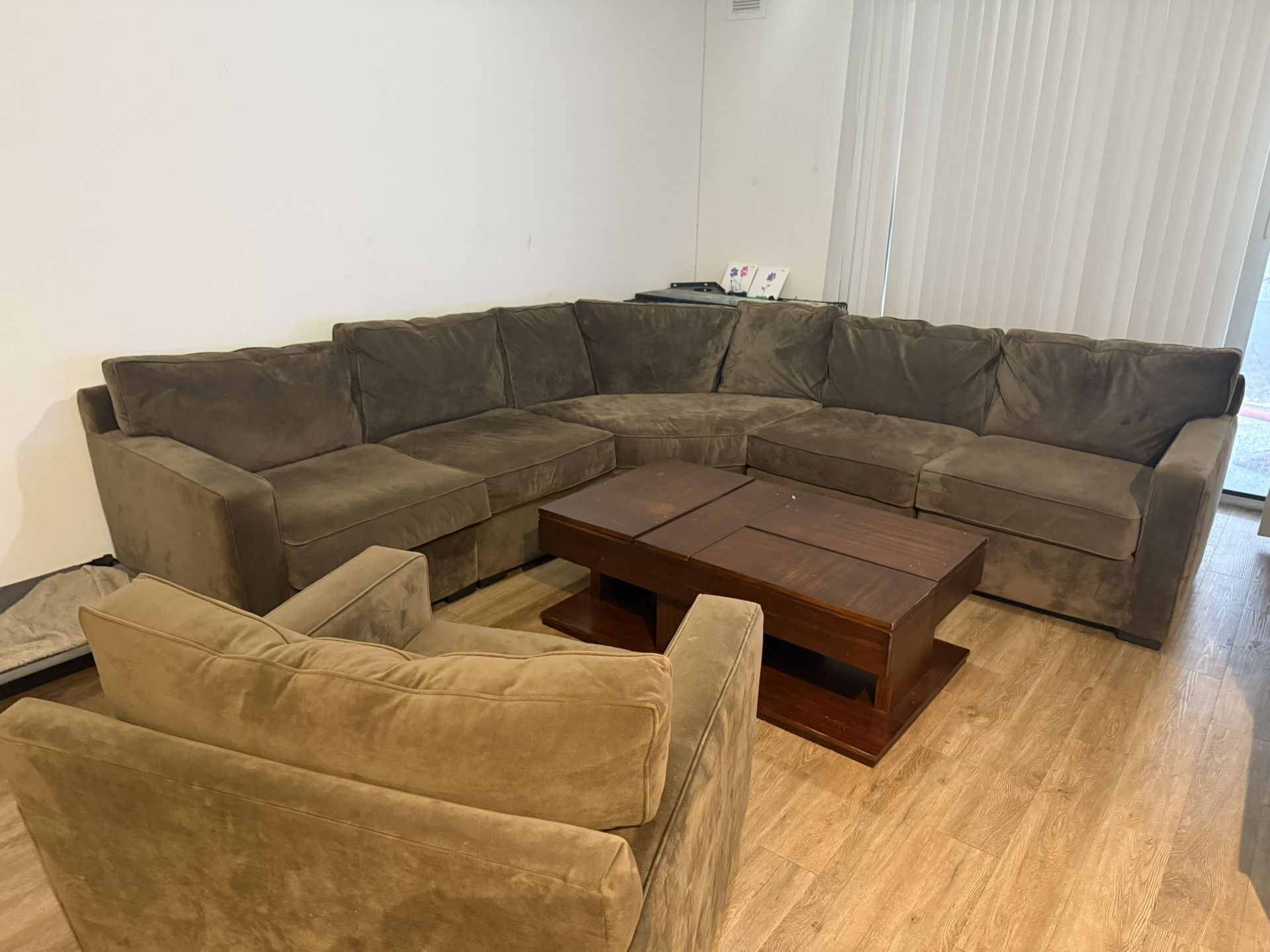 Sectional Couch Jonathan Luis