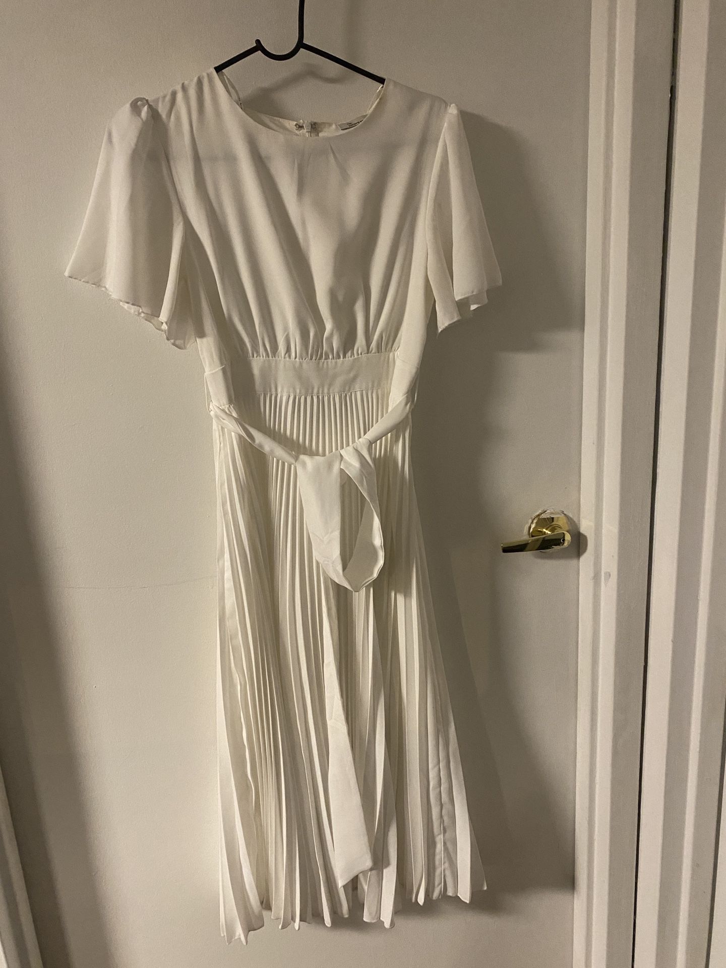 Women White Elegant Dress Size small 