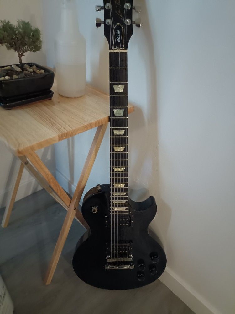 Gibson Les Paul Electric Guitar