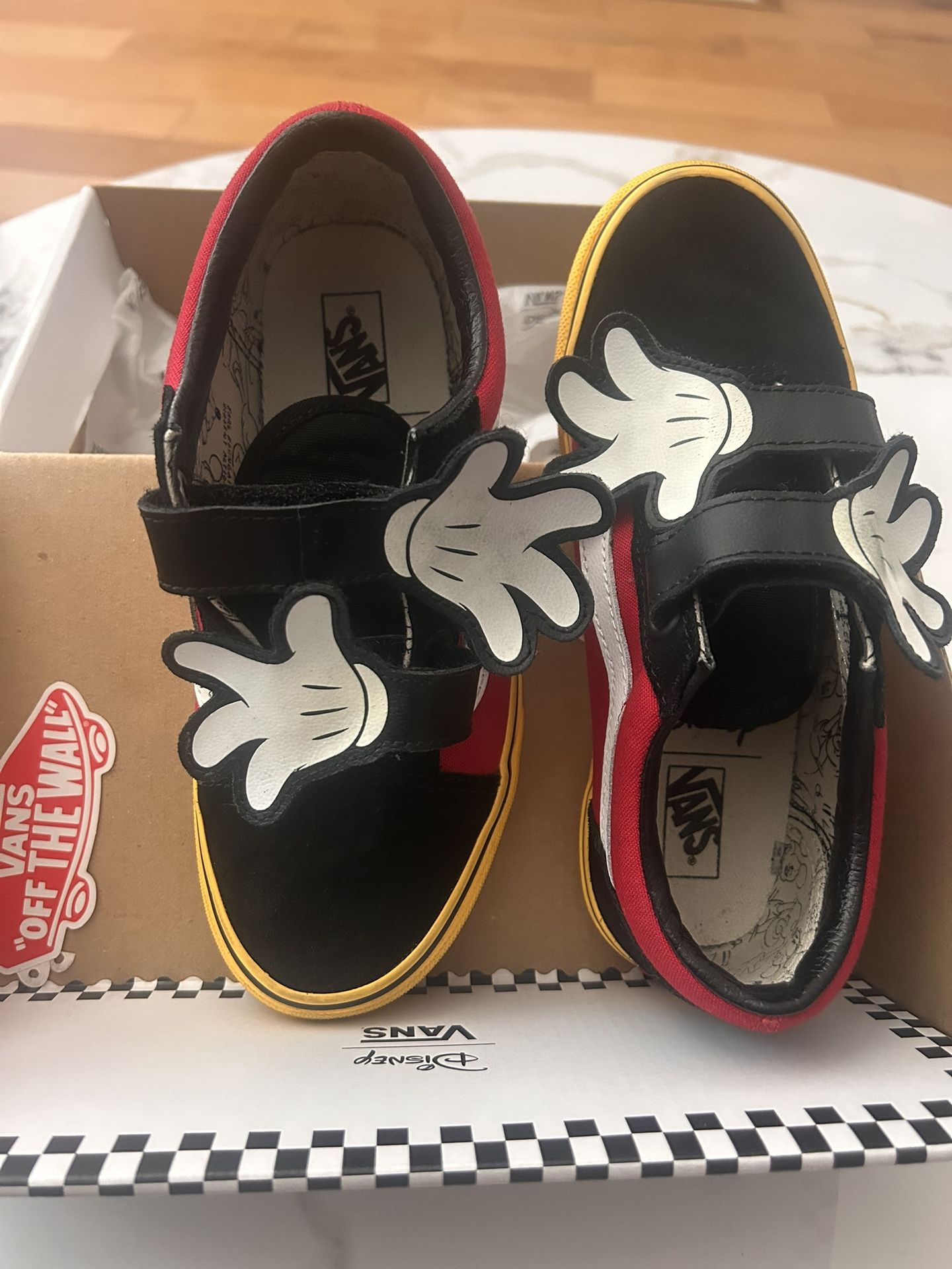 Kids Mickey vans
