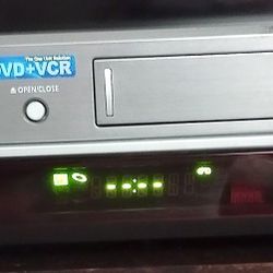 SAMSUNG VCR/DVD COMBO PLAYER 