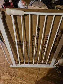 Baby & Pet Safety Gate