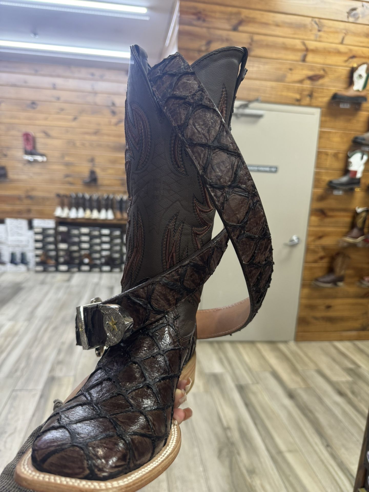 men’s brown fish boot