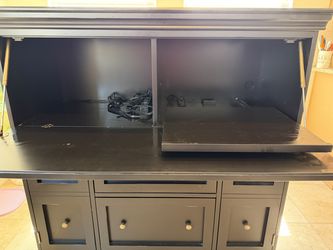 Storage cabinet