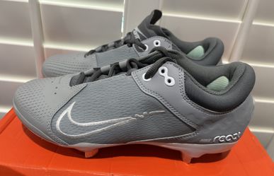New Nike Hyperdiamond 4 Elite Metal Fastpitch Softball Cleats (Women's Size 9) - $40
