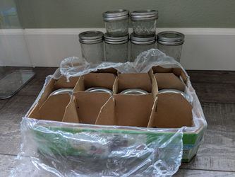 10 - 4 oz and 4 - 12 oz Quilted Crystal Ball Mason jars.