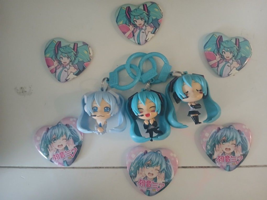 Hatsune Miku Bag Charm And Button Pins Set