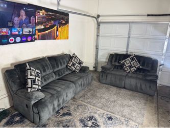 * Like New * Ashley Furniture 2pc Modular reclining couch & love seat ( Free Delivery )