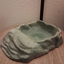 Reptile Bowl Pickup Between 2;00-11:00 Pm Rainbow/charleston Cash Only Read Description 