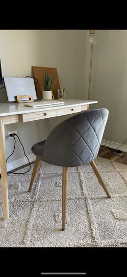 Mid Century Modern Chair - Basically Brand New 