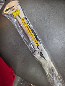 90 DEGREE BENT NOSE LOCKING PLIERS