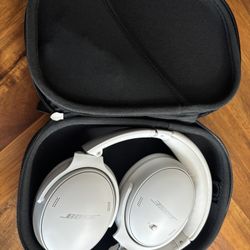 Bose QC45 Noise Cancelling Headphones 