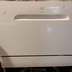 Portable, countertop dishwasher (SPT SD2213W)