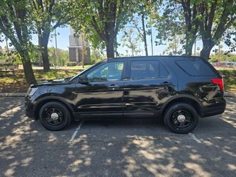 2018 ford explorer 3.7 v6 awd police interceptor 120k milles just smog cold ac clean title one owner reg current located in pomona 9o9236I97o runs goo