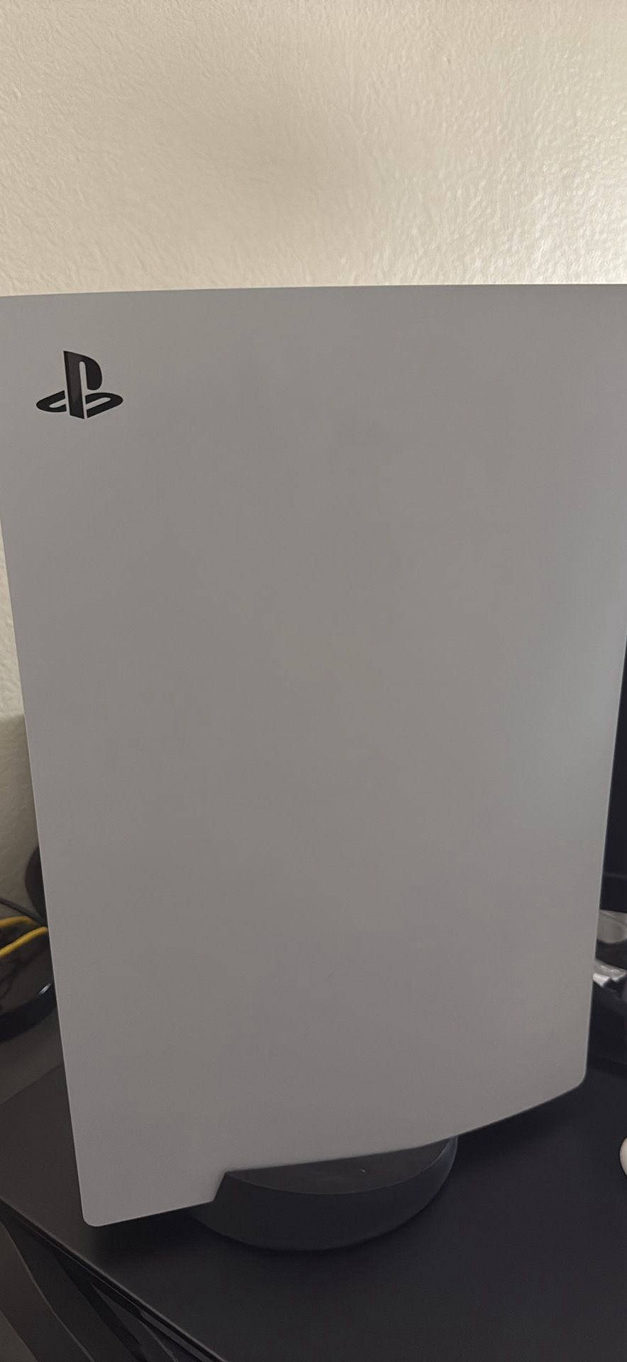 Playstation 5 Disc version with one controller