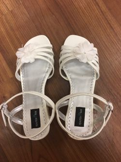 Girls white flower sandals