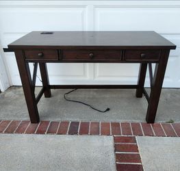 Wood computer desk