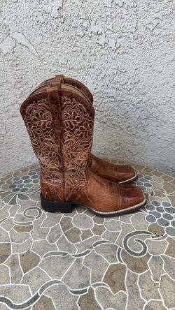 BOOTS ARIAT SIZE 8 WOMENS