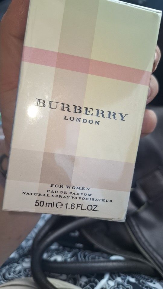 Burberry- London (Perfume)