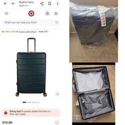 New with tags - Black Skyline Hardside Large Checked Spinner luggage Suitcase 28"