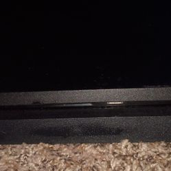 PS4 Slim 