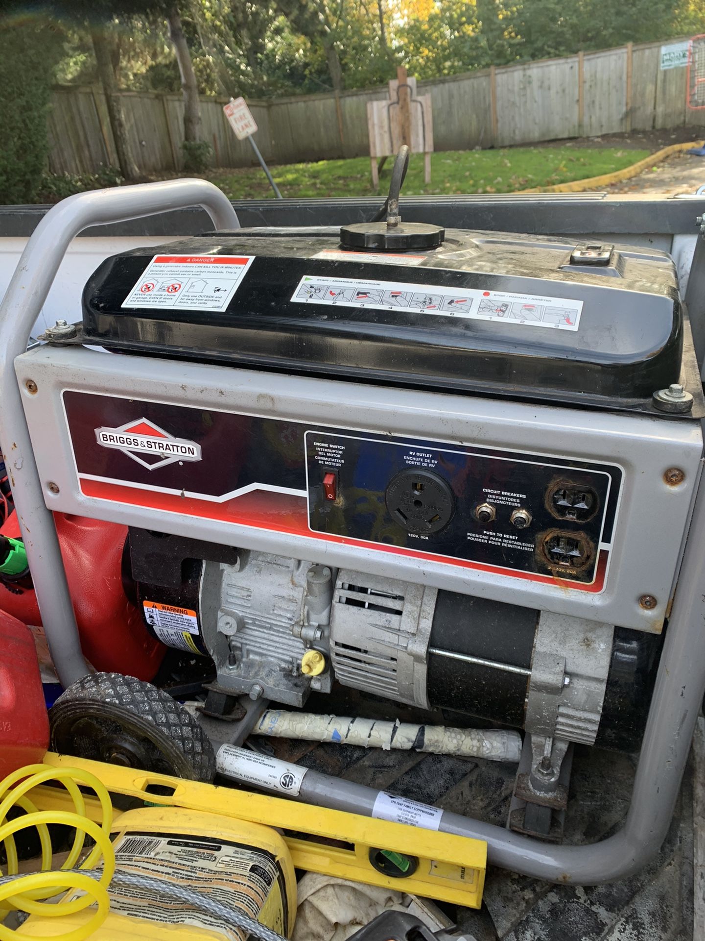 Briggs and Stratton Portable Generator 3500 watts 4375 Starting watts