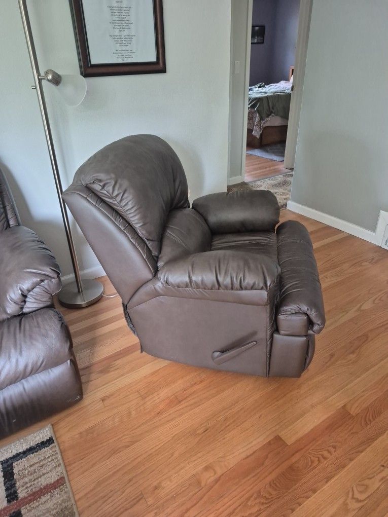 Recliner Dark brown