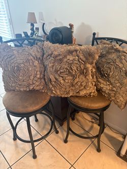 Set of 3 Decorative Rosette Throw Pillows