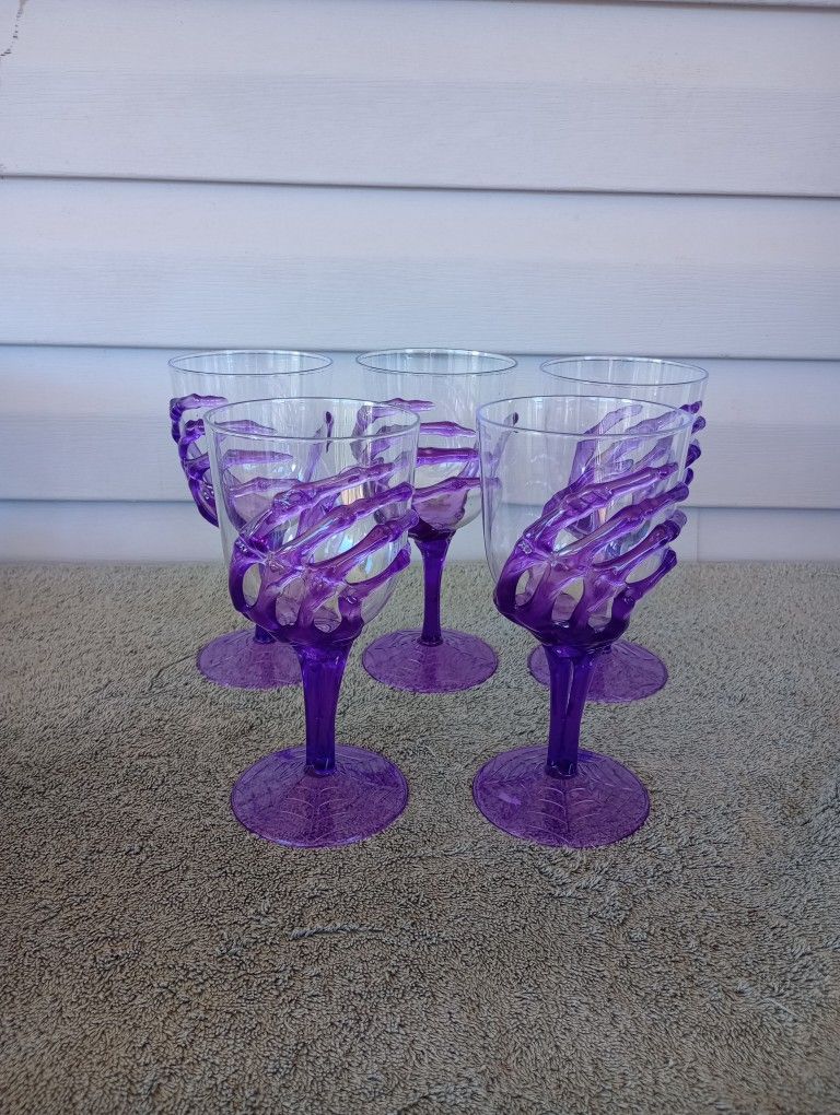 HALLOWEEN SKELETON HAND Acrylic Wine Glass Set of 5 Cups Purple Plastic