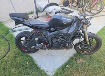 Kawasaki zx6r 2011 Parts