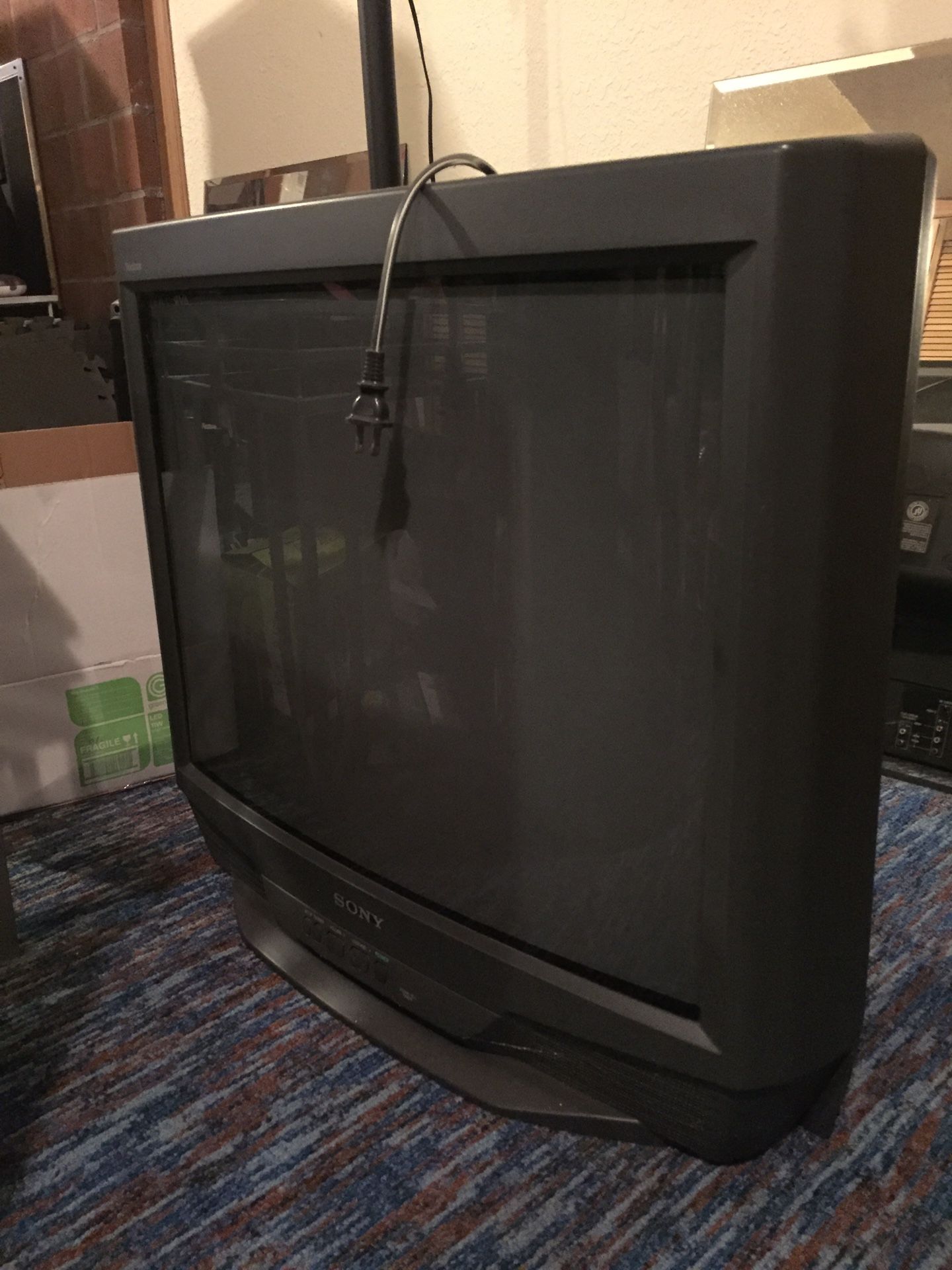 Sony trinitron 27 inch tv for Sale in Bellevue, WA OfferUp