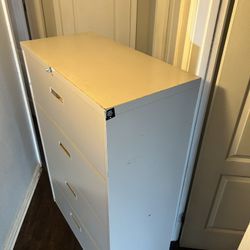Four Drawer File Cabinet With Key