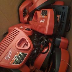 CARGADORES  MILWAUKEE  12V