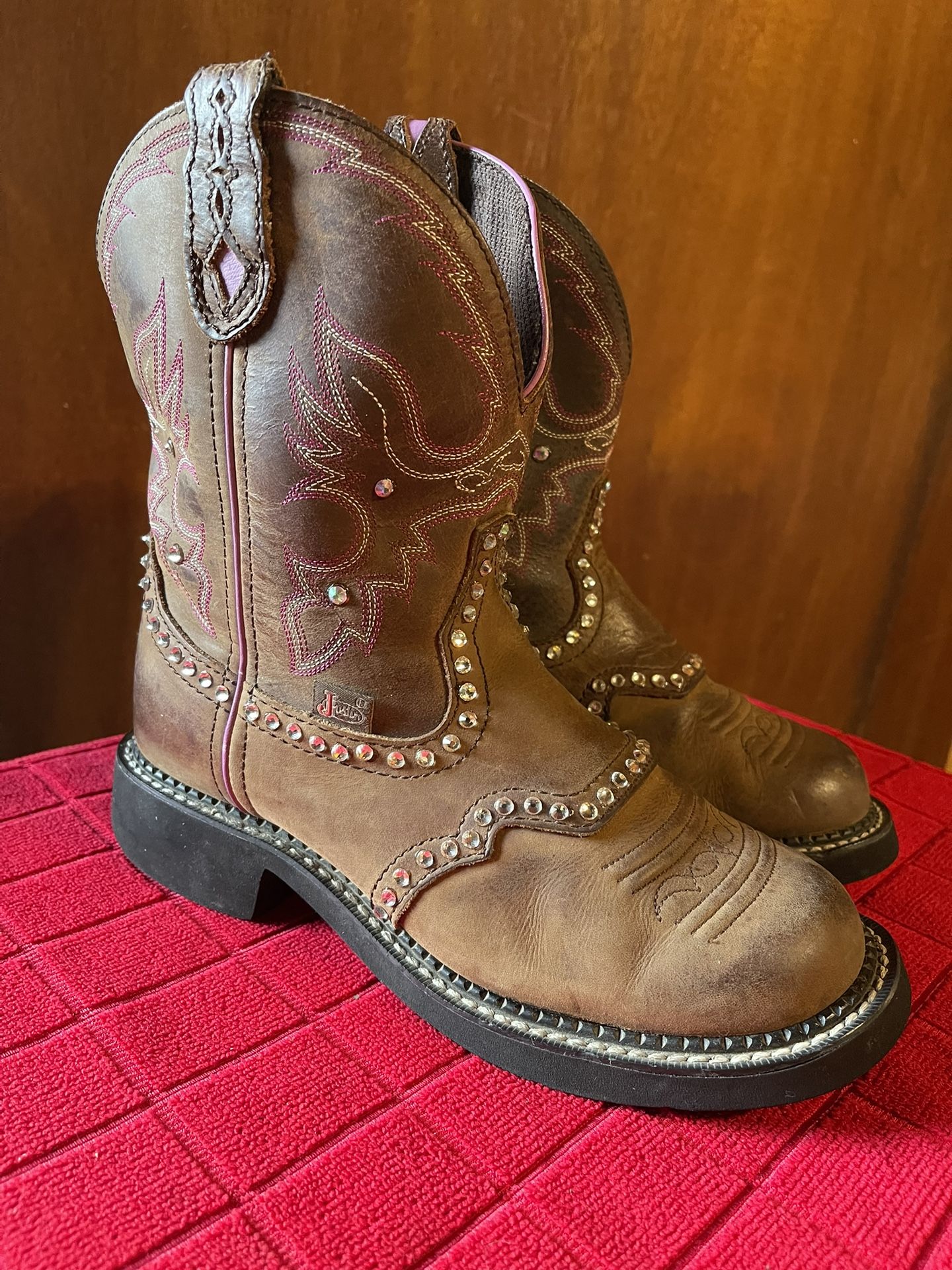 Justine Boots Womenβs 7 ππππ